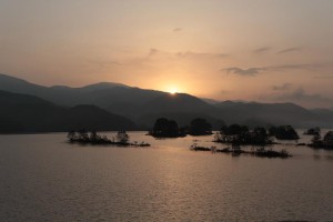 秋元湖の日の出